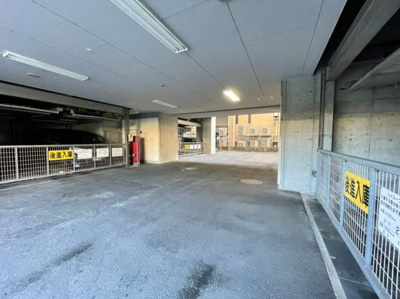 【駐車場】 | ハーヴェスタ江坂