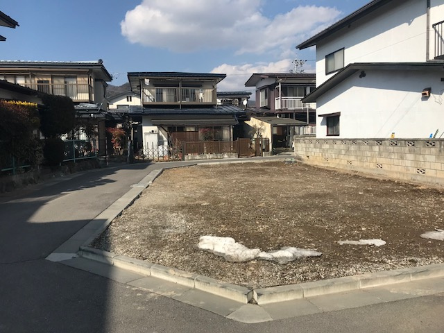 下諏訪　住宅用地の周辺|南道路より
