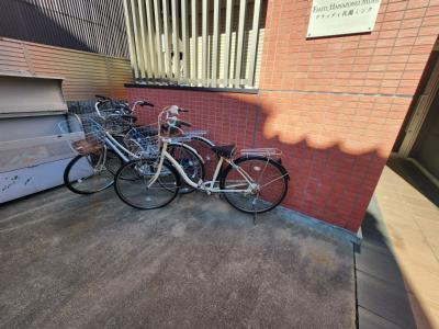 フラッティ花園ミンクの駐車場|駐輪スペース