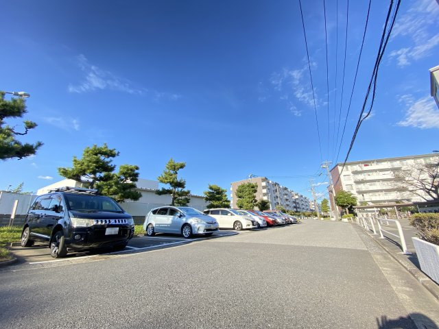 月額6,000円の平置き駐車場★