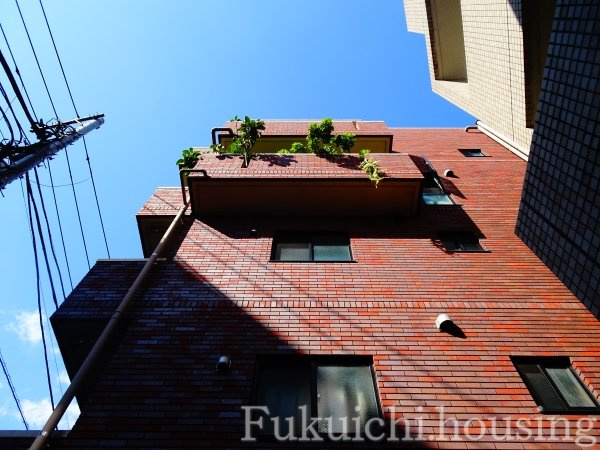 エレガンシアの外観