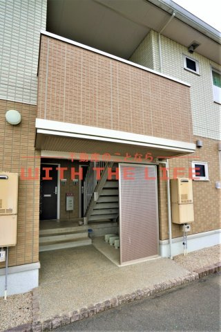 StayGold（ステイゴールド）【キャッシュバック対象】のエントランス|落ち着いたエントランスです