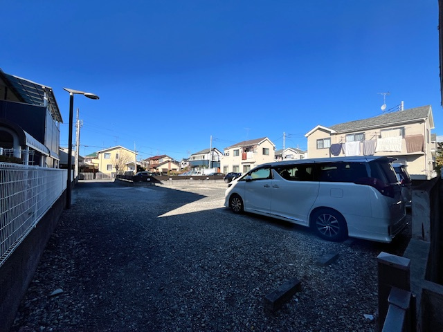 ALLUREの駐車場