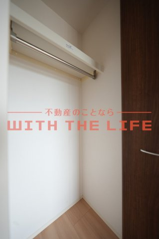 エクセル東合川Ⅲ【10，000円キャッシュバック対象物件】の内装|明るい色調の室内です