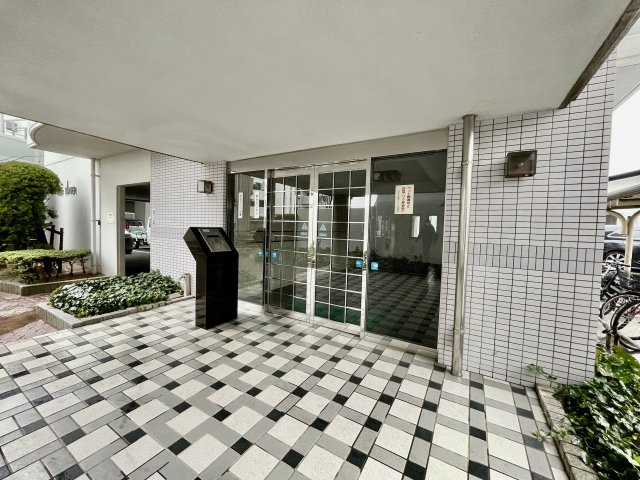 ロマネスク箱崎タワーホームズのエントランス