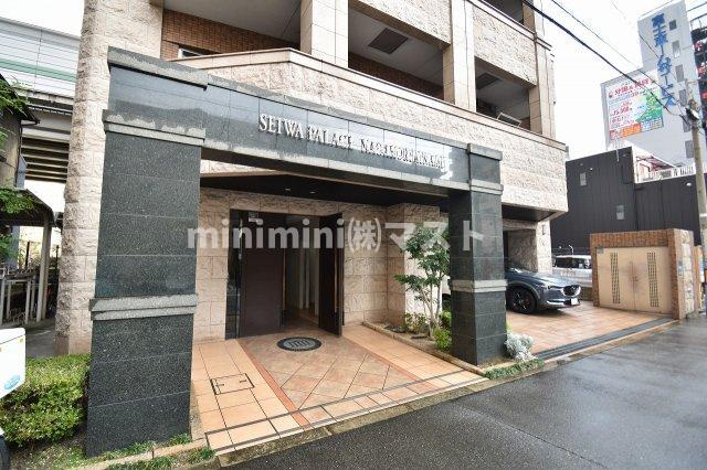 セイワパレス長堀南のエントランス