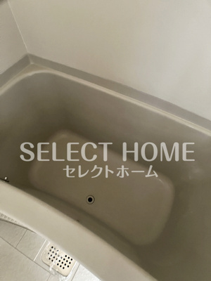  | セラヴィ坂崎 | 
