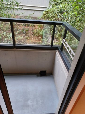 ＶＩＮＧＴ　ＥＴ　ＵＮ　Ⅱのバルコニー