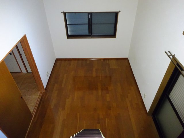 ポラリス山下町の洋室