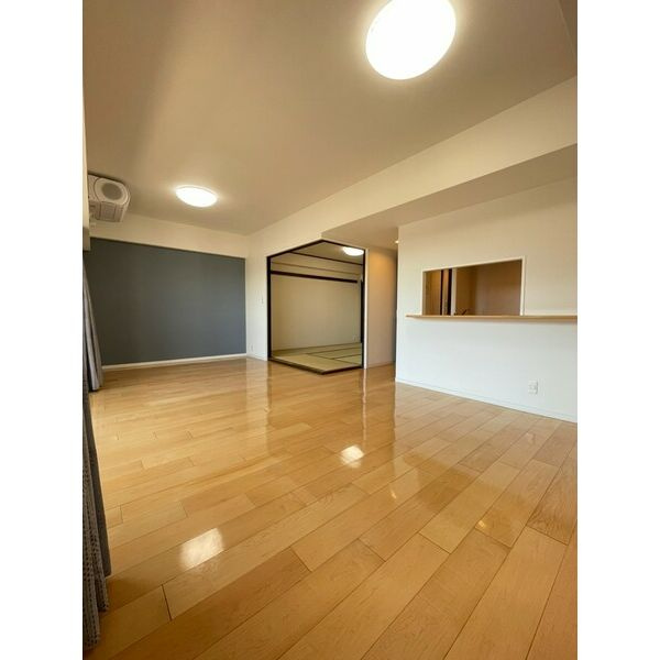 ロイヤルコート半田弐番館の居間・リビング