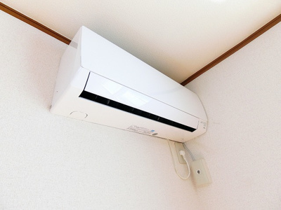 【設備】 | 吉沢第二ビル | 暑い夏や寒い冬に大活躍のエアコン付きです☆冷暖房完備で1年中快適に過ごせます♪