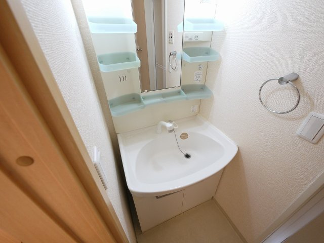 コウジィコートの独立洗面台|使いやすい独立洗面台です