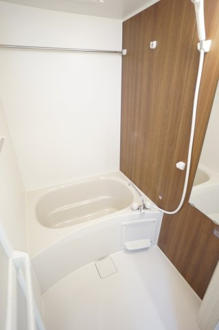 エスカイヤーⅦの浴室|浴室乾燥、冷暖房機能付き