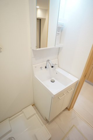 エスカイヤーⅦの洗面所|コンパクトで、シンクの深みもあるシャンプードレッサー