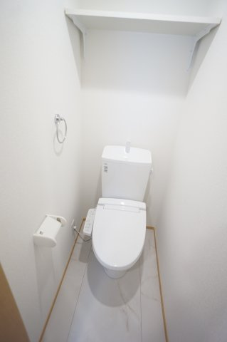 エスカイヤーⅦのトイレ|温水洗浄機能付きです。