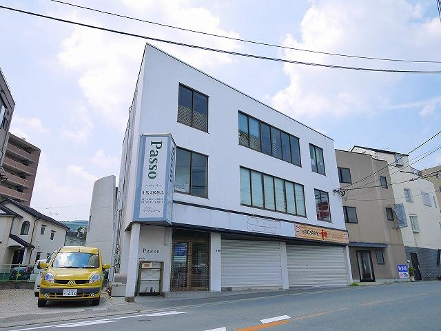 生駒第一ビル（東松ケ丘）の外観