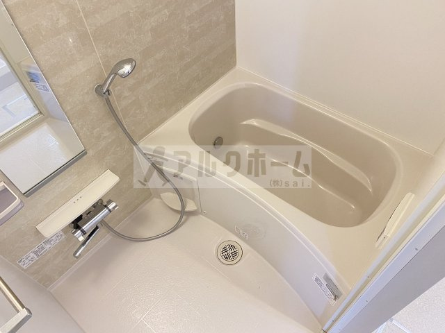 メゾンルシェルの浴室