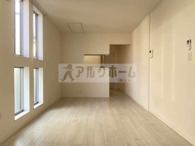 メゾンルシェルの居間・リビング