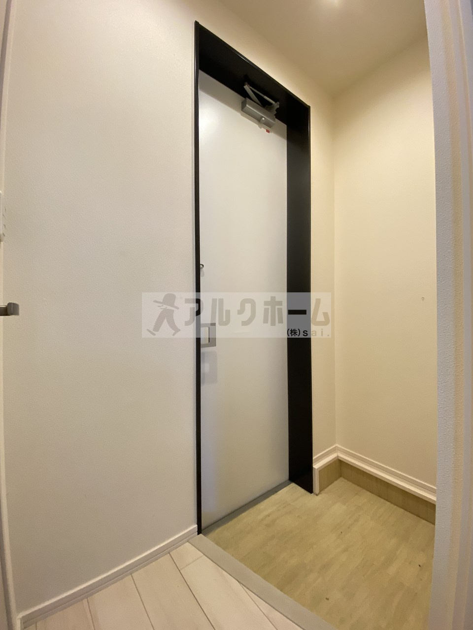 メゾンルシェルの玄関