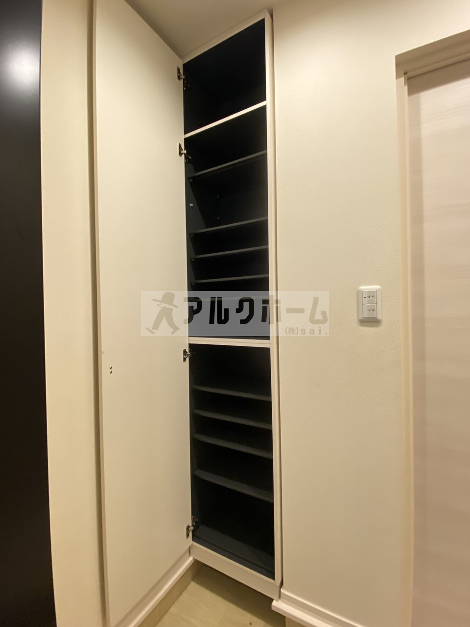 メゾンルシェルの玄関