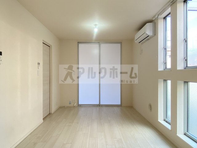 メゾンルシェルの居間・リビング