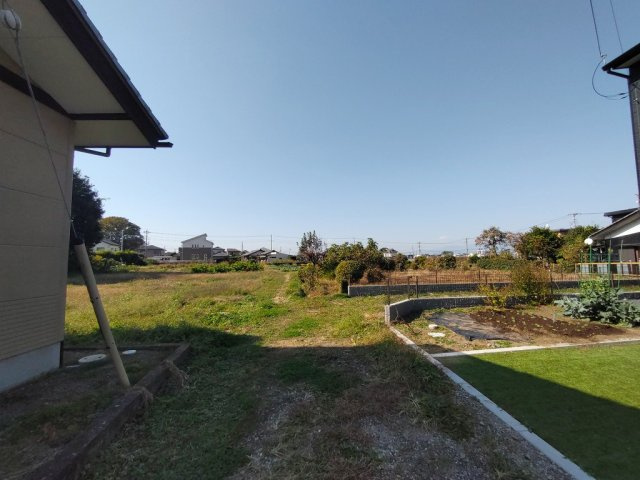 高崎市東中里町売土地の前面道路含む現地写真