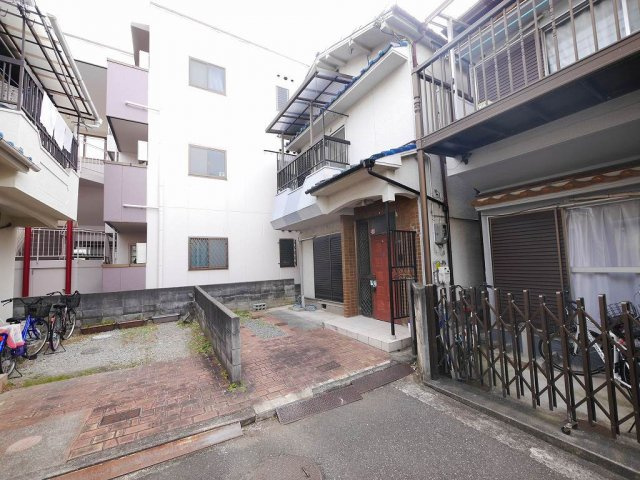 西明石西町1丁目貸家の外観