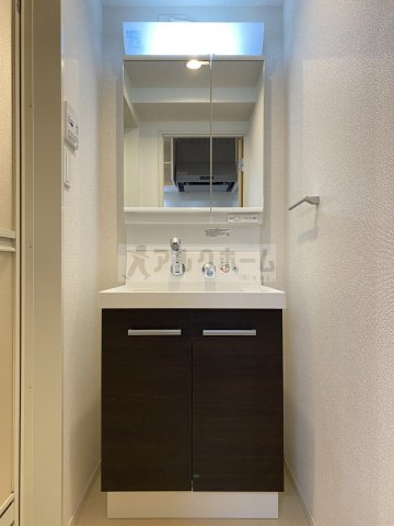 シェモワ八尾の独立洗面台