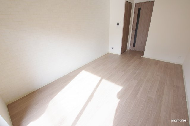 PHOENIX新大阪　仲介手数料無料の洋室