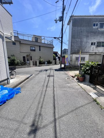 サン・タウン大成町の前面道路含む現地写真|くるま通りの少ない立地で安心♪