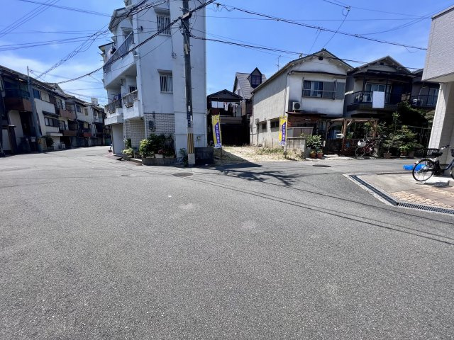 サン・タウン大成町の前面道路含む現地写真|前面は建物がなく抜けています♪
