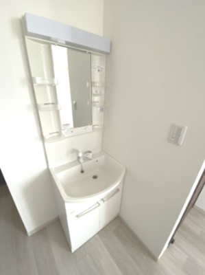 【独立洗面台】 | 美里町阿那志 中古住宅 | ２F洗面台
現地