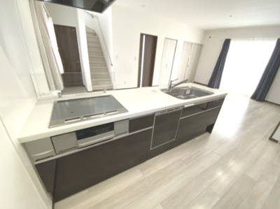 【キッチン】 | 美里町阿那志 中古住宅 | IHクッキングヒーターは火を使わないので、火災・事故のリスクが軽減されます。
現地