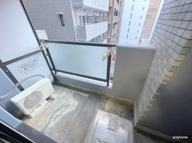 AXIS LIFE UMEDA　仲介手数料無料のバルコニー