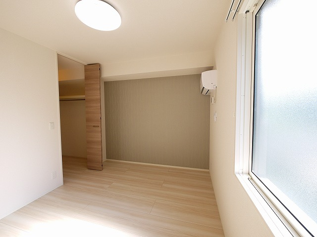 ディンプルの内装|使い勝手のいい洋室です