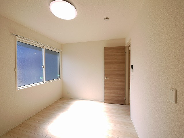 ディンプルの寝室|開放的な寝室です