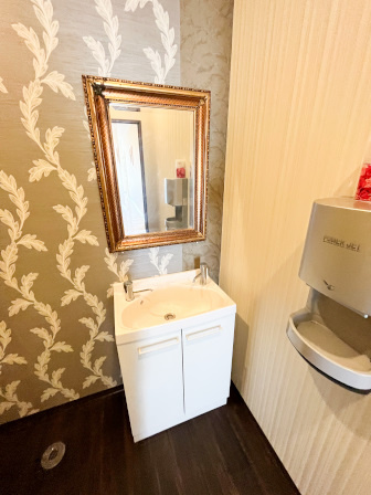 龍禅寺町貸店舗の洗面所