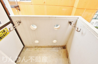 【バルコニー】 | シティメゾンフェニックス住吉 | 外からの目が気にならないバルコニーで洗濯物が干せます