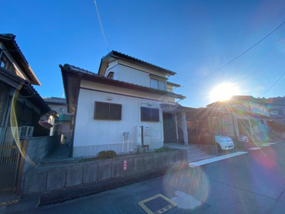 【外観】 | 高島市今津町松陽台1丁目32　収益物件
