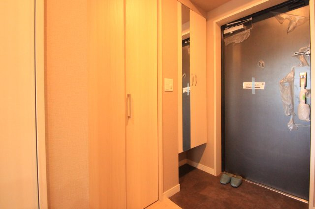 プレミアム菱屋西の玄関