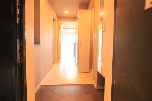 プレミアム菱屋西の玄関