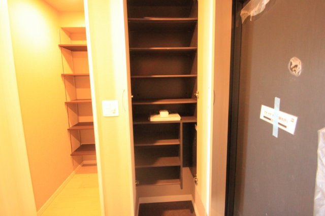 プレミアム菱屋西の収納