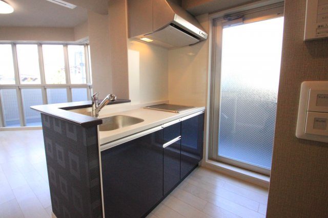 プレミアム菱屋西のキッチン