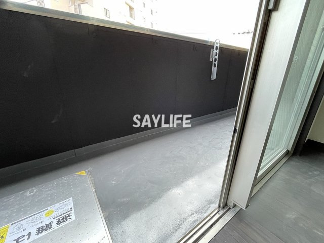 ミワパラディ荒本西のバルコニー