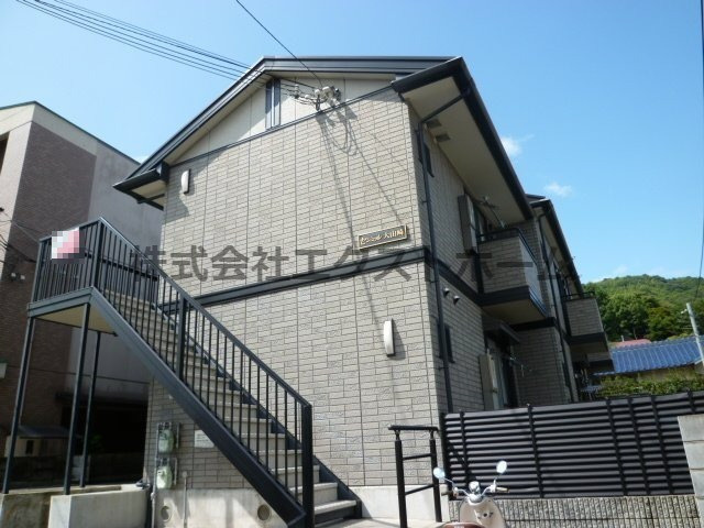 セジュール大山崎の外観|阪急大山崎駅徒歩2分。2沿線利用可能で通勤便利な好立地