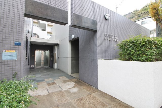 コムーネ山本通弐番館のエントランス|落ち着いたエントランスです