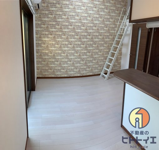 広川426ガーデンシティの居間・リビング|こちらのリビングで趣味の時間をお楽しみください