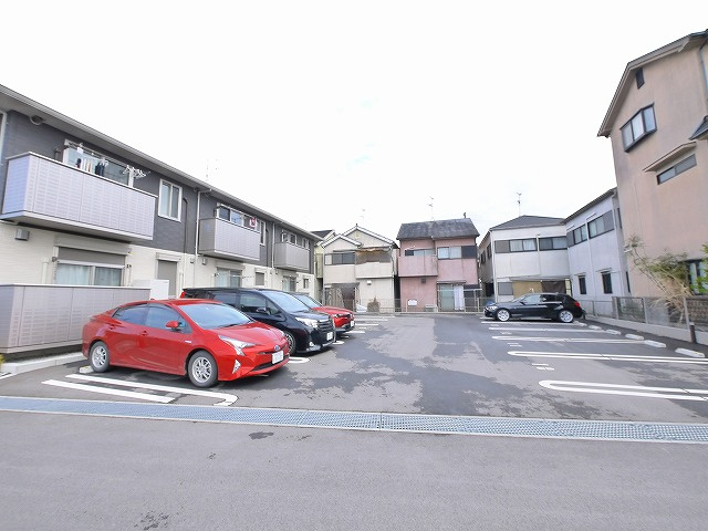 レジデンス天理　五番街の駐車場|駐車スペースもあります