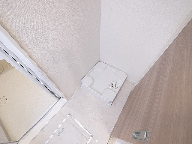 レジデンス天理　五番街の洗面所|ゆったりとスペースのある洗面所