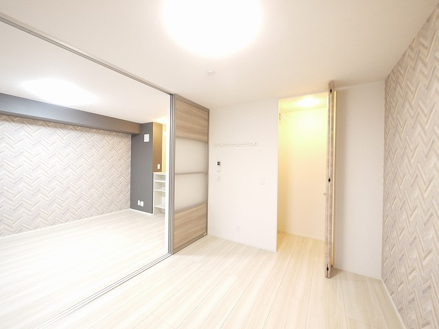 レジデンス天理　五番街の洋室|ゆったりした洋室です